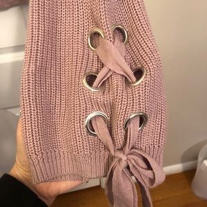 Light purple sweater with grommet&tie sleeves
